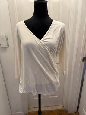 Liz Claiborne Cream Wrap-Style V-Neck Long Sleeve Top